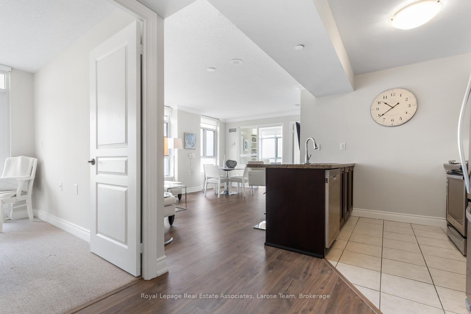 1108 - 3 Marine Parade Drive, Toronto, ON — photo 3