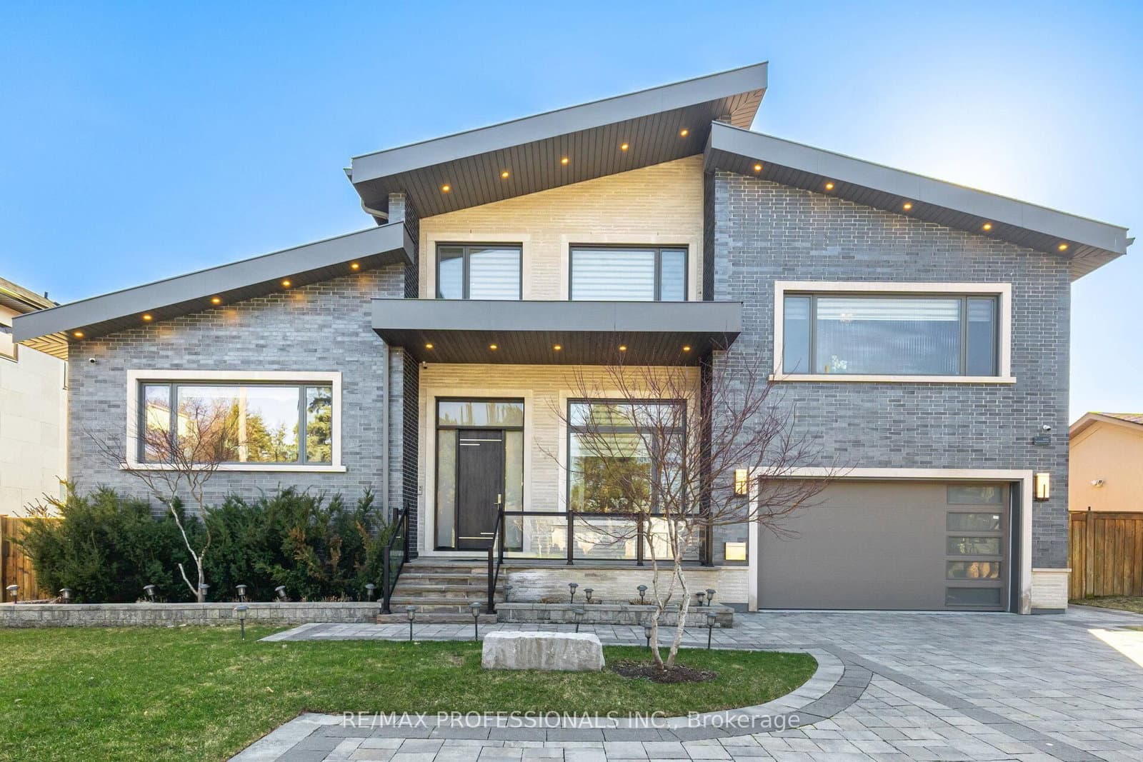 466 The Kingsway, Toronto, ON