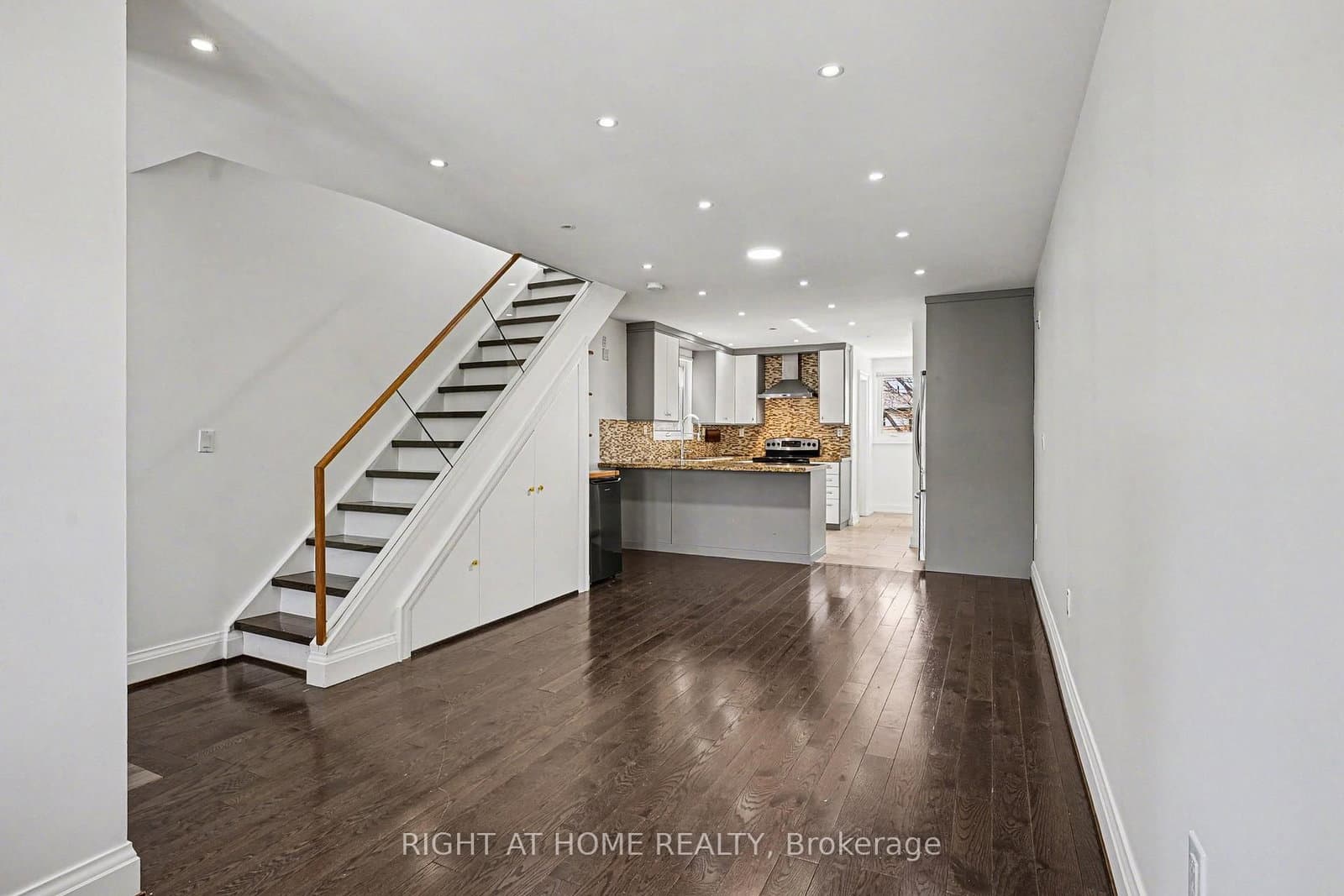 174 Rosethorn Avenue, Toronto, ON — photo 3