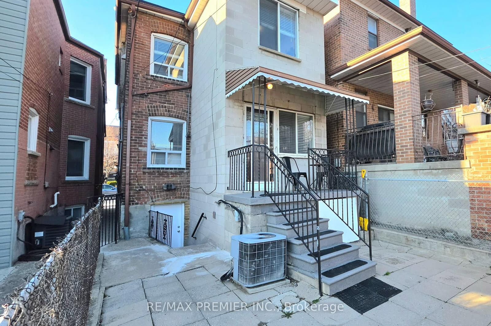 75 Auburn Avenue, Toronto, ON — photo 3