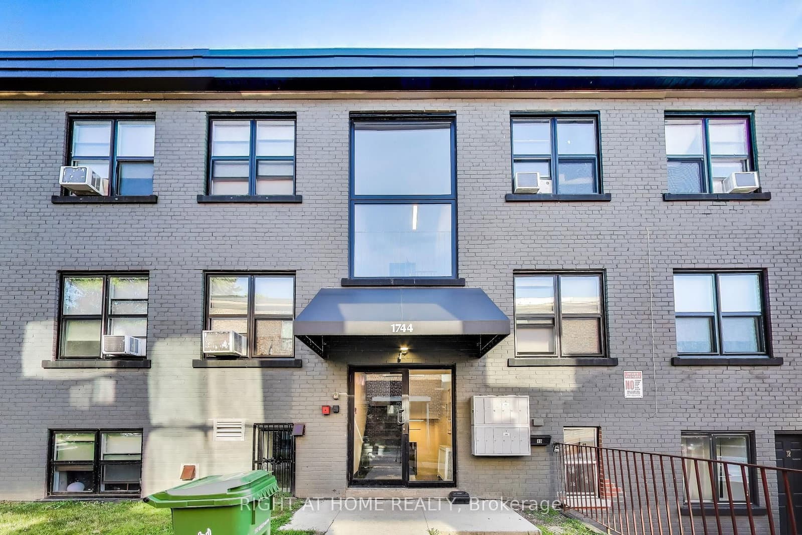 13 - 1744 Wilson Avenue, Toronto, ON