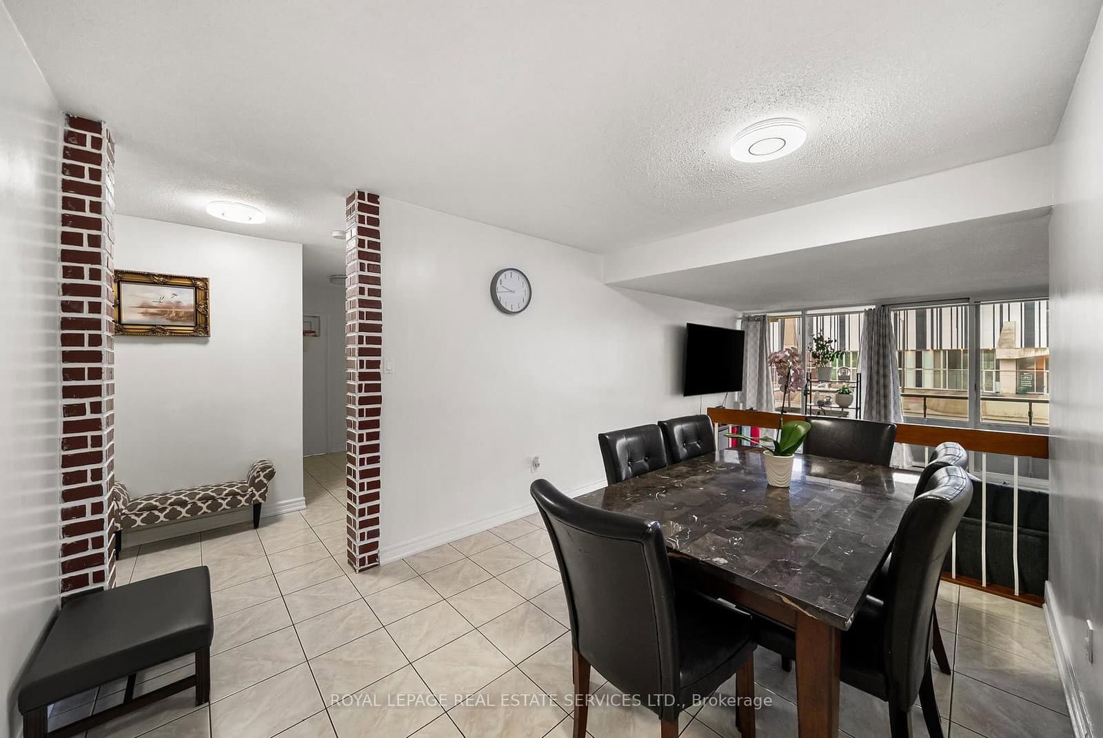 211 - 1 Four Winds Drive, Toronto, ON — photo 2