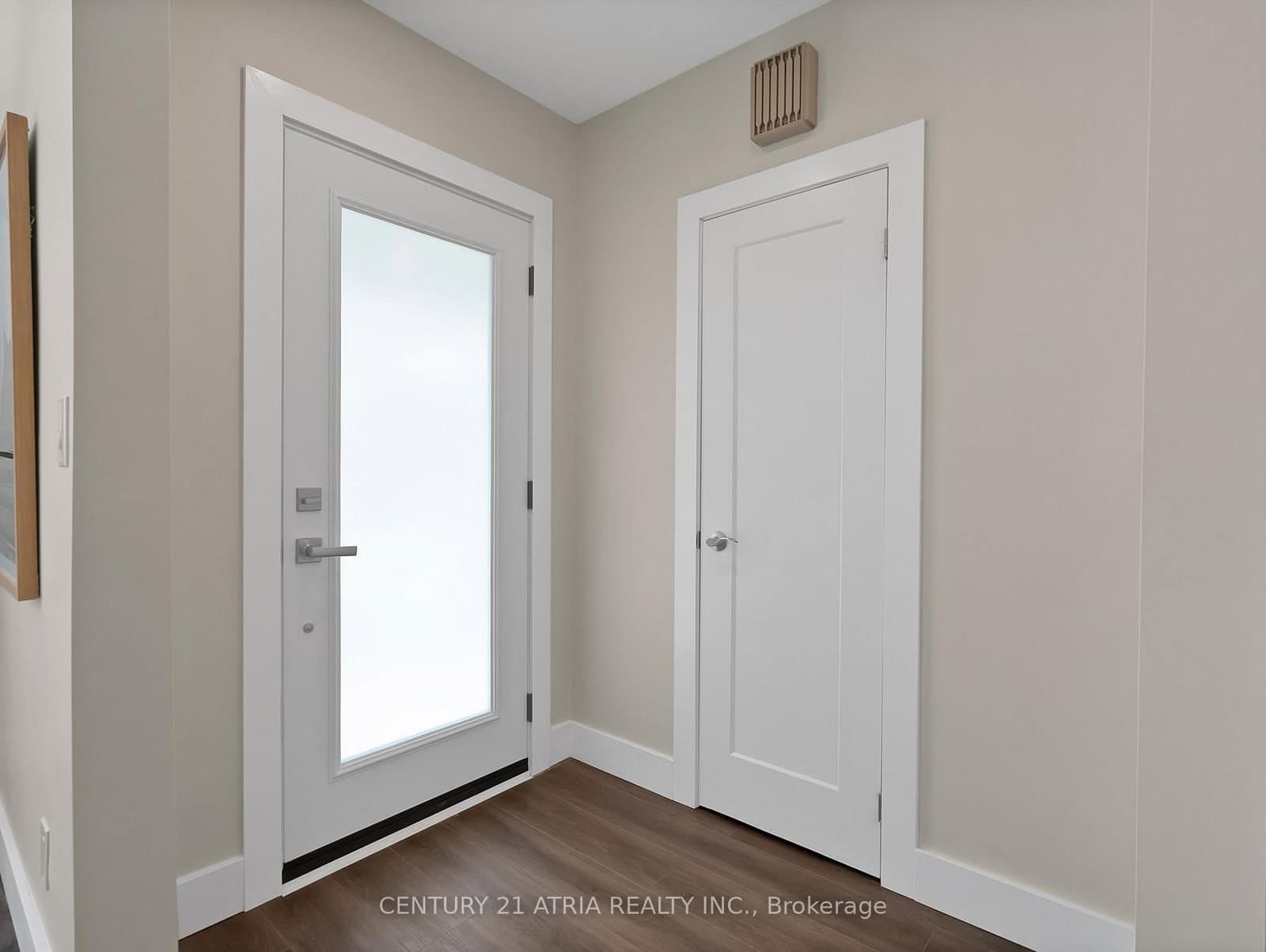10 Dunrobin Drive, Toronto, ON — photo 2