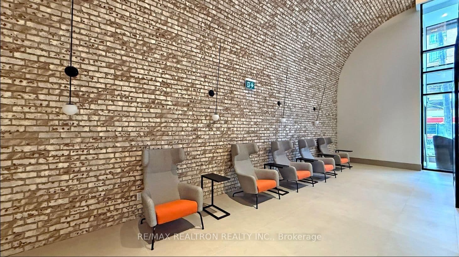 401 - 285 Dufferin Street, Toronto, ON — photo 2