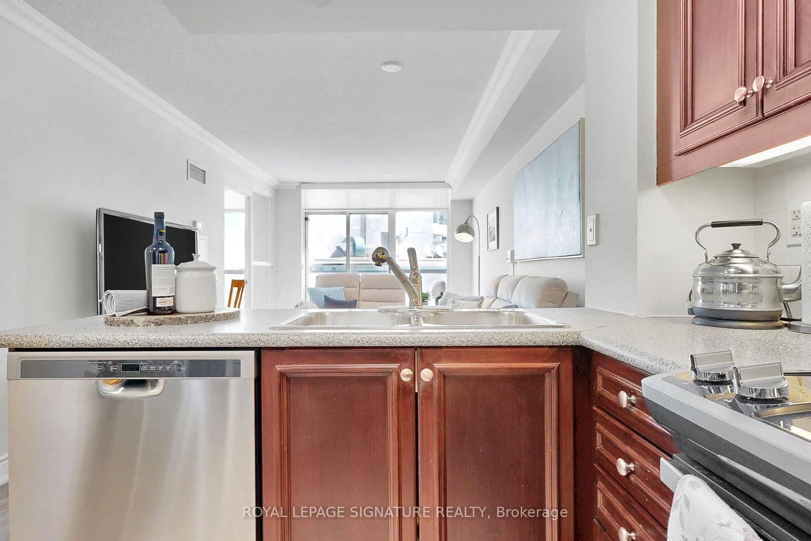 1609 - 3 Marine Parade Drive, Toronto, ON — photo 3