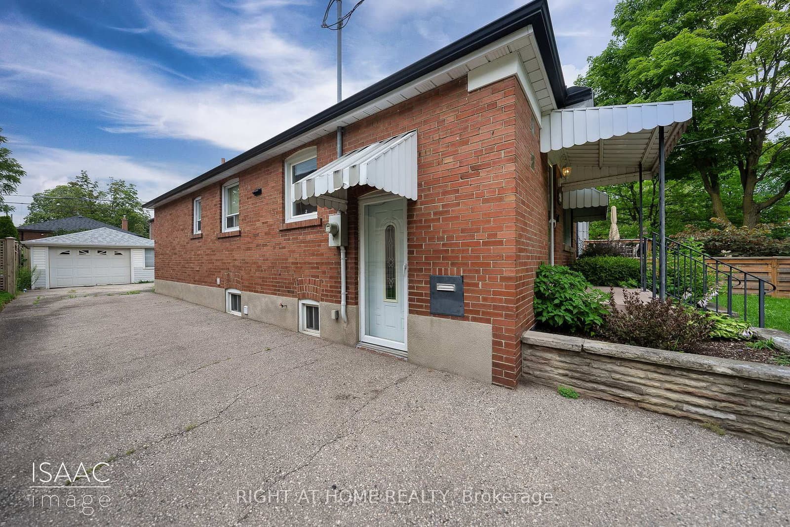 98 Yorkview Drive, Toronto, ON — photo 2