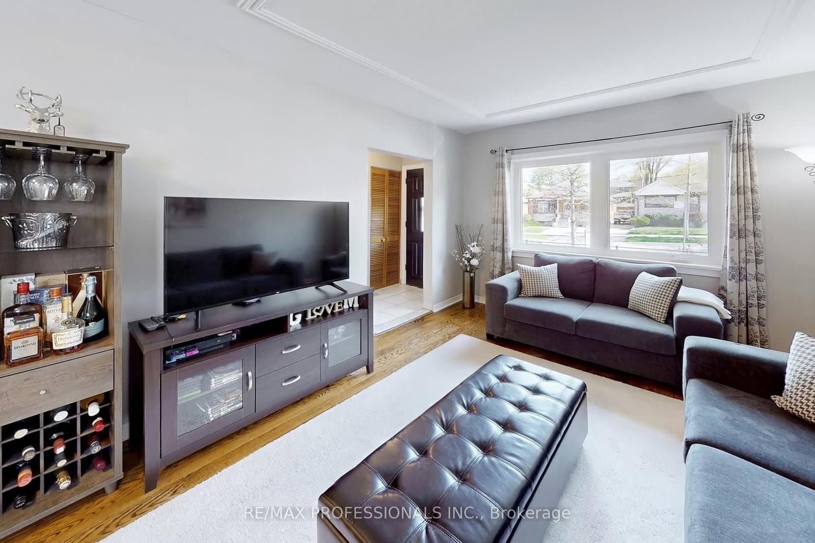 24 Braeburn Avenue, Toronto, ON — photo 3
