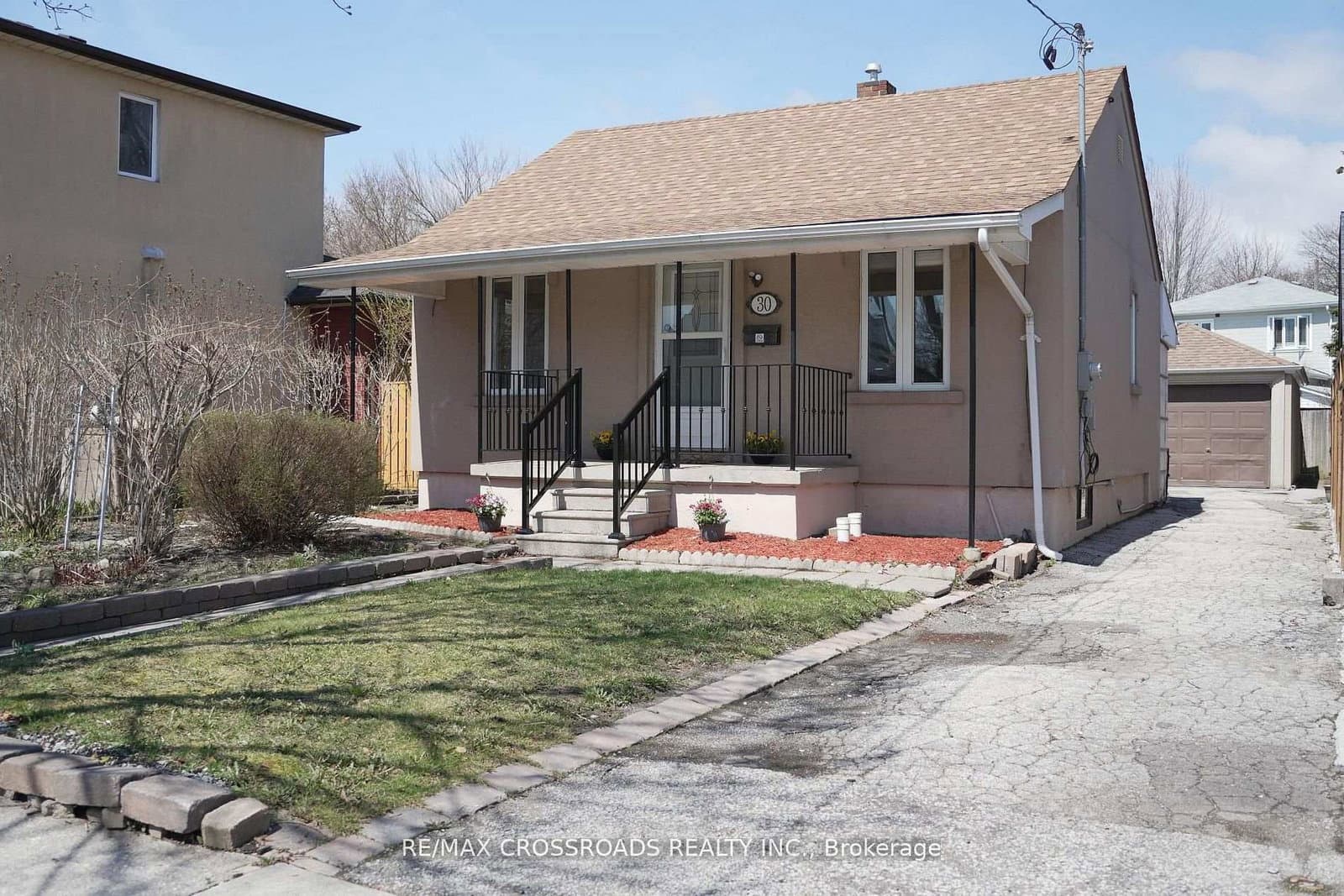 30 Hearst Circle, Toronto, ON
