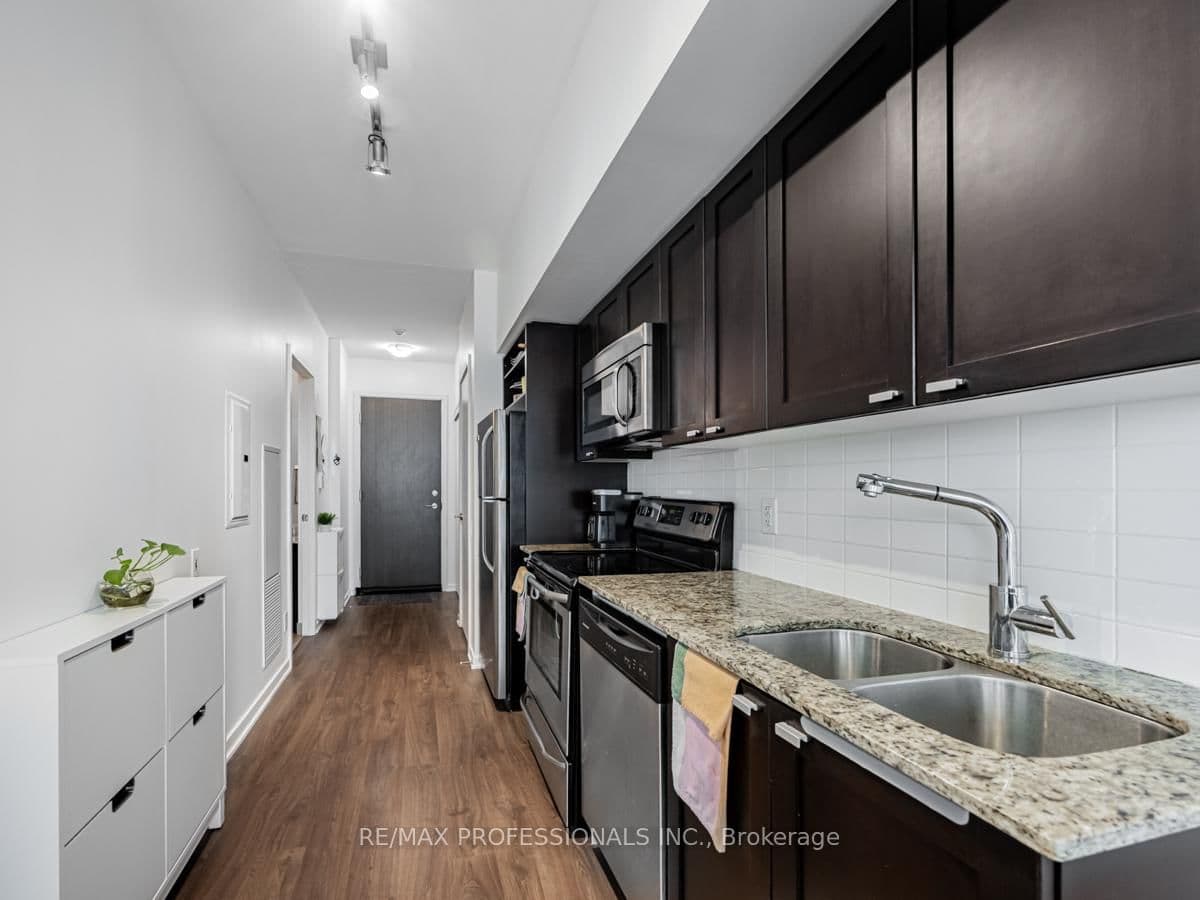 2113 - 105 The Queensway, Toronto, ON — photo 3