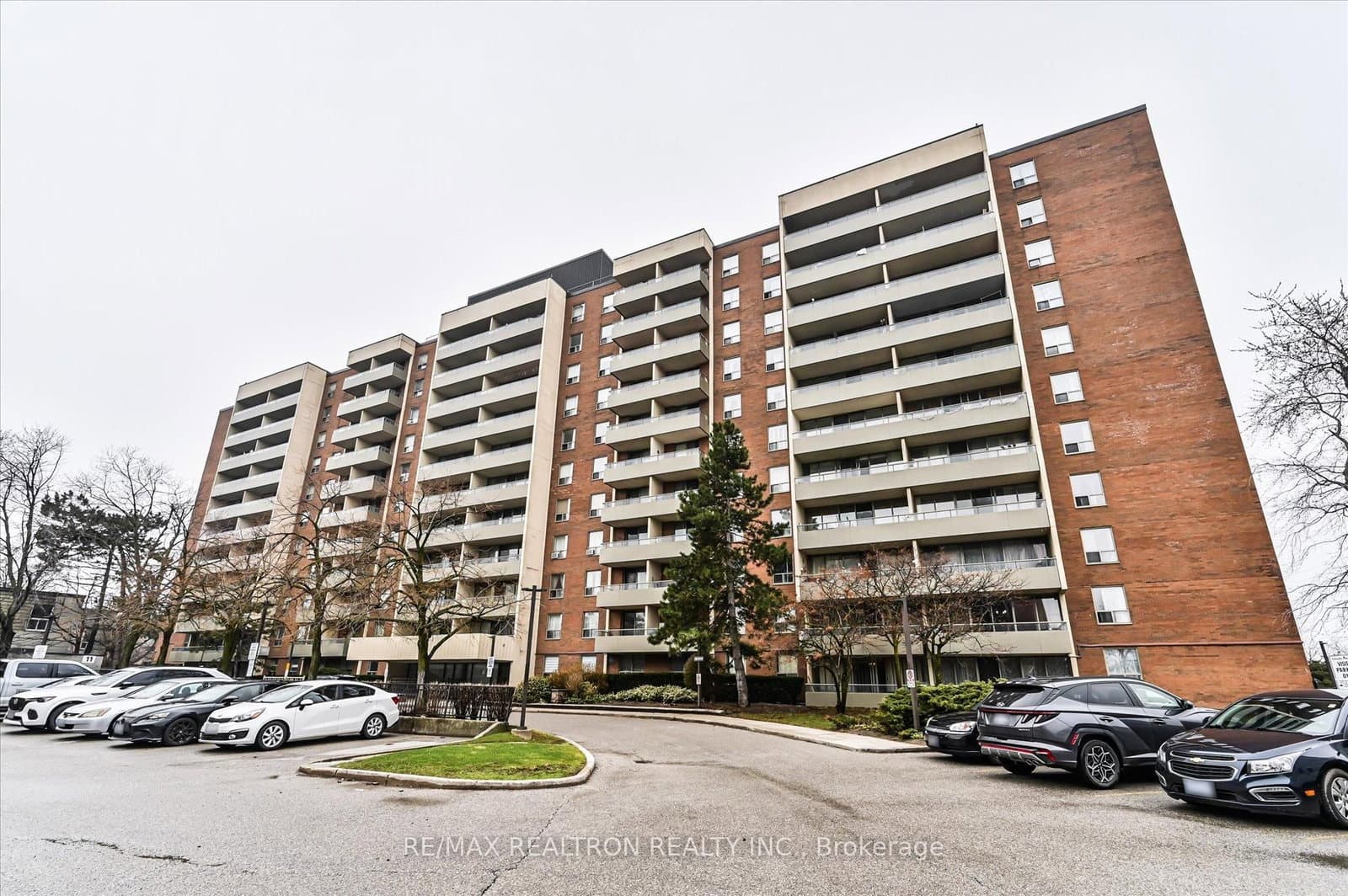 602 - 19 Four Winds Drive, Toronto, ON — photo 3
