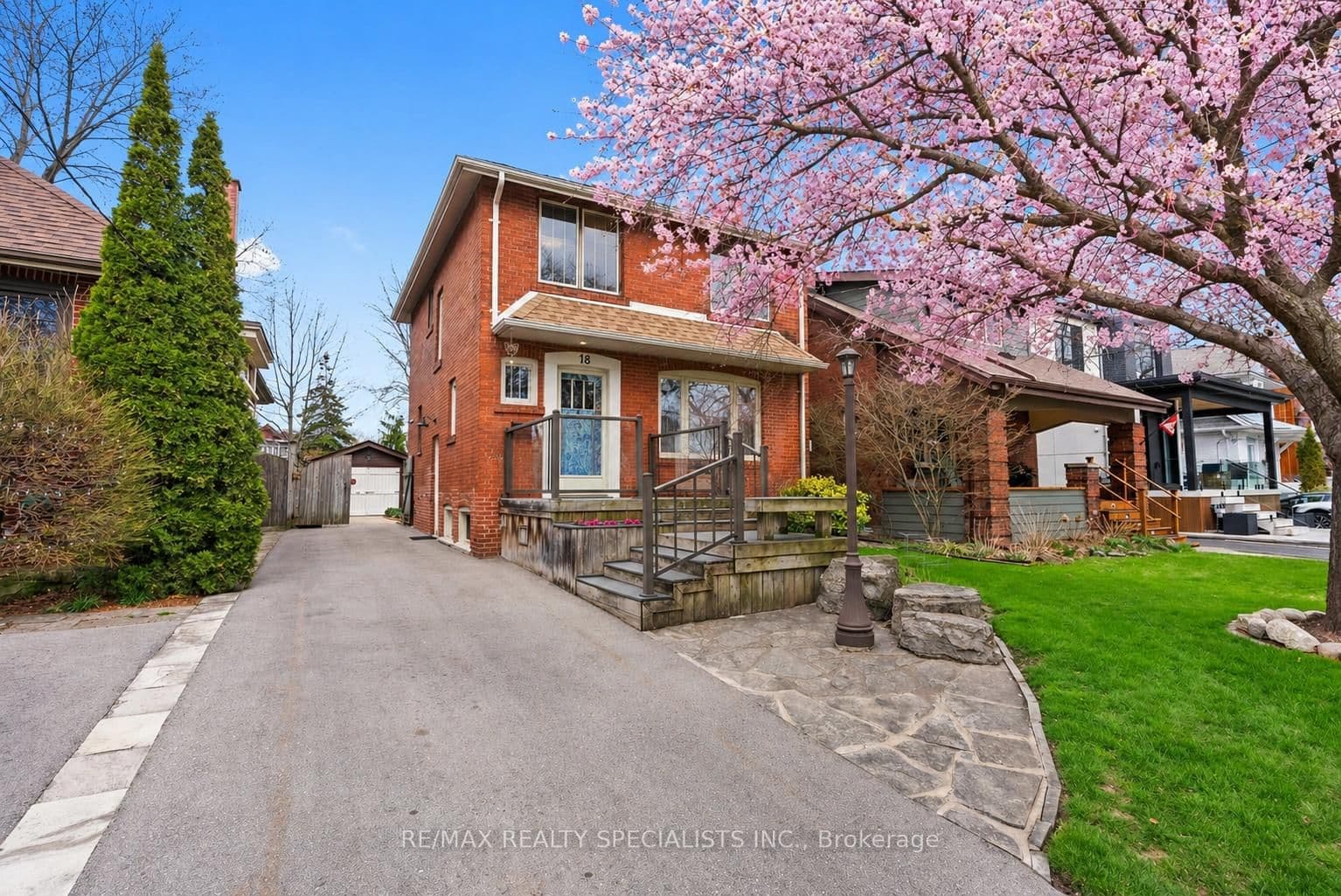 18 Dartmouth Crescent, Toronto, ON