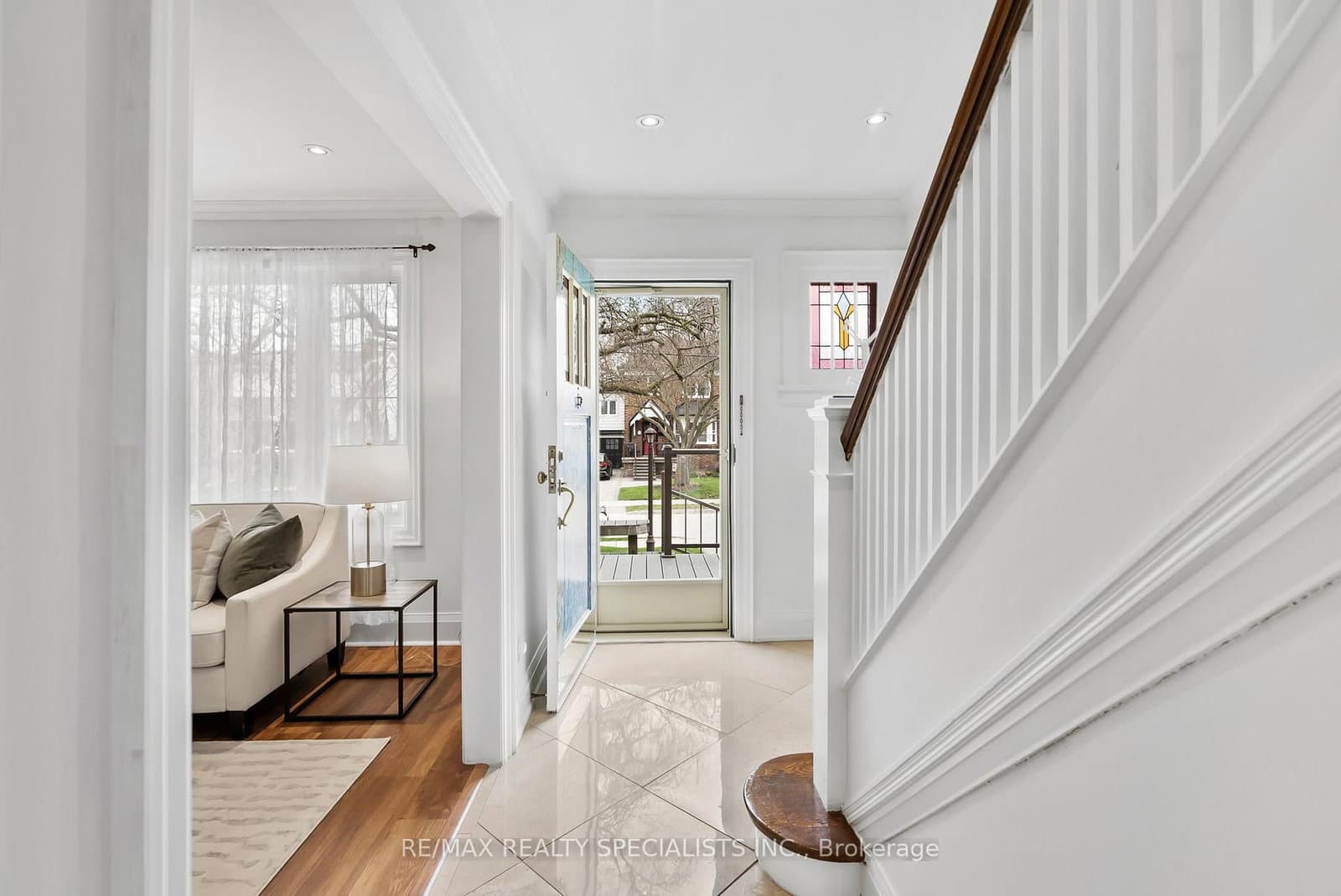 18 Dartmouth Crescent, Toronto, ON — photo 3