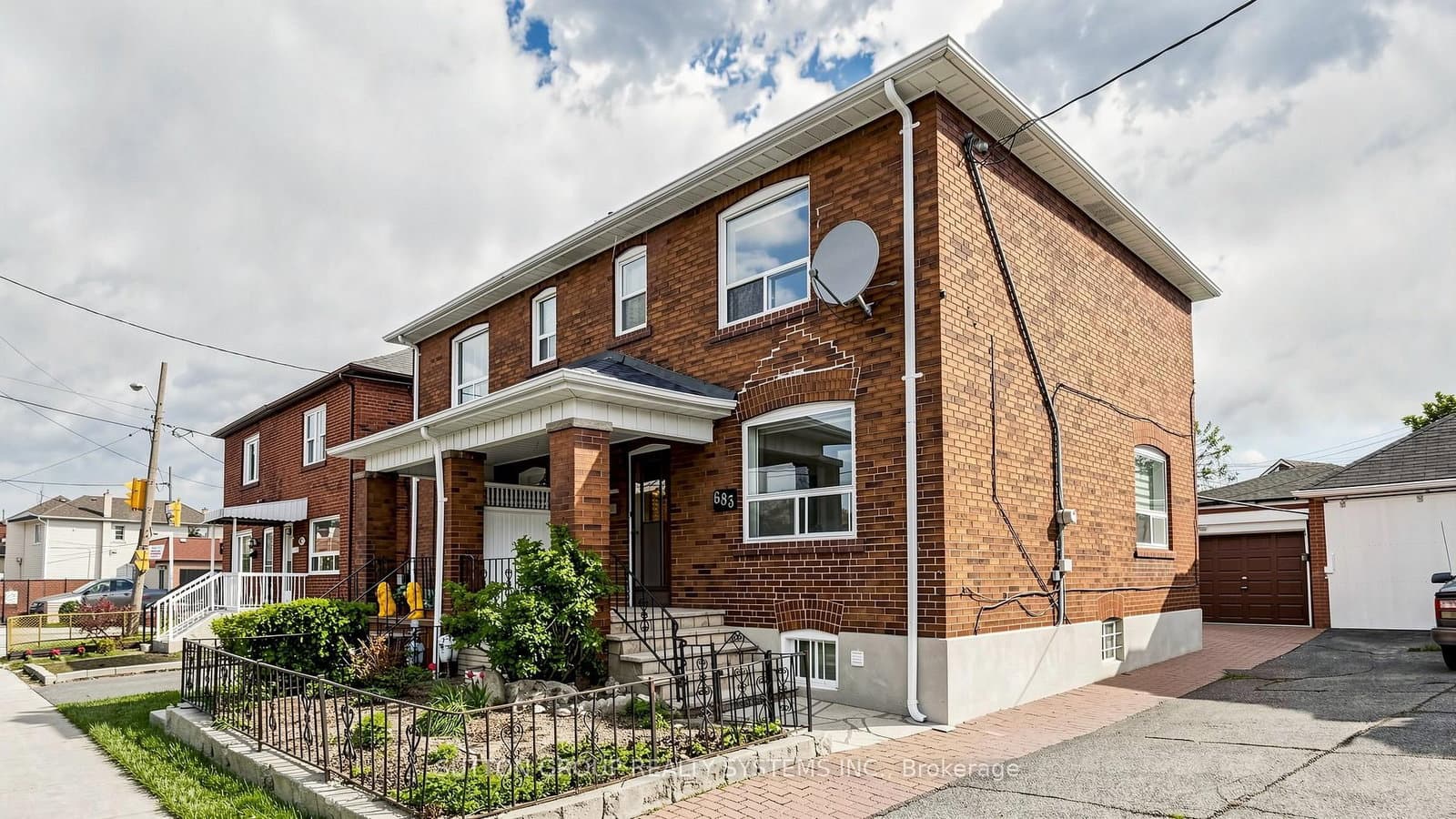 683 Old Weston Road, Toronto, ON — photo 2