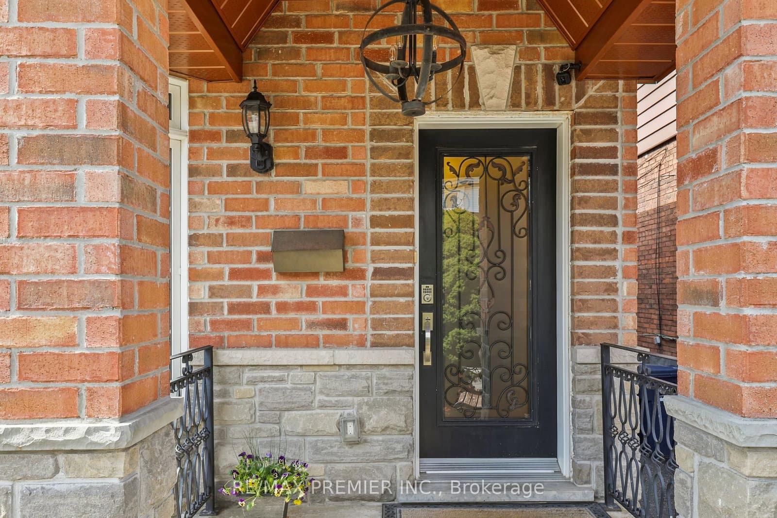196 Blackthorn Avenue, Toronto, ON — photo 3