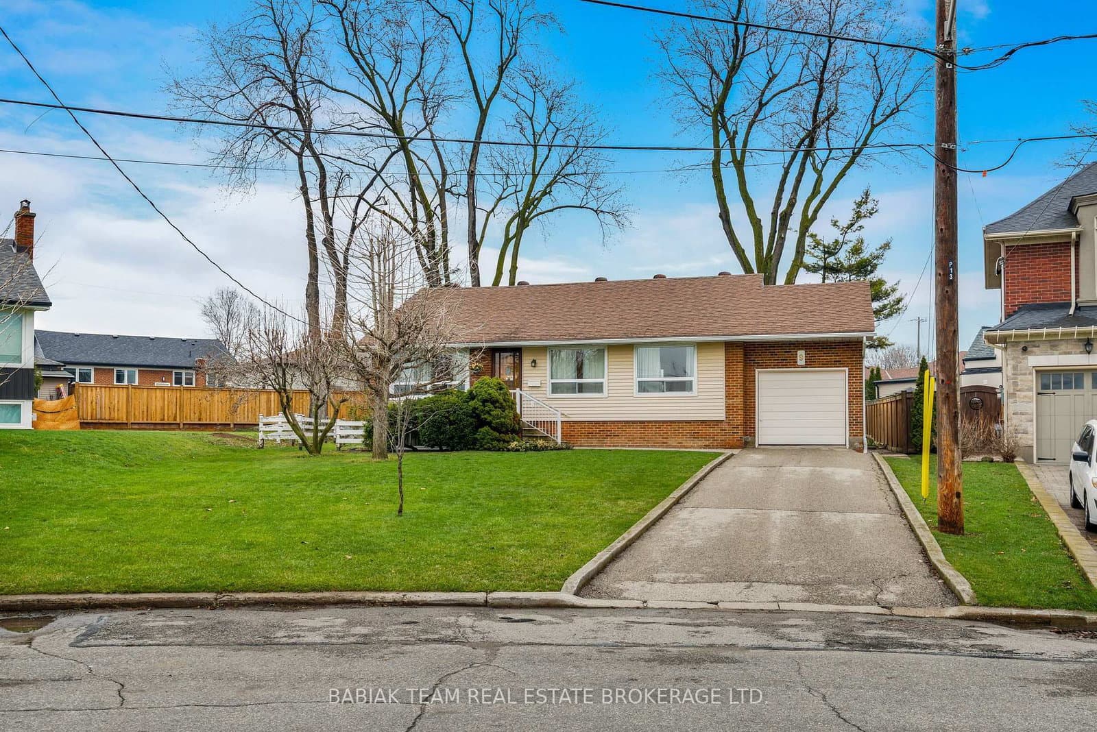 9 Camborne Avenue, Toronto, ON — photo 2