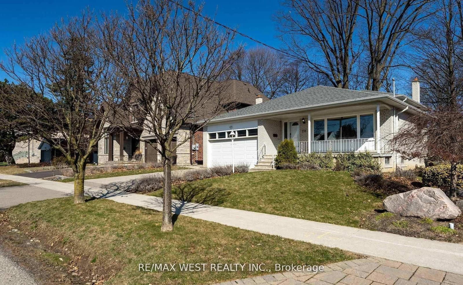 28 Braywin Drive, Toronto, ON — photo 2