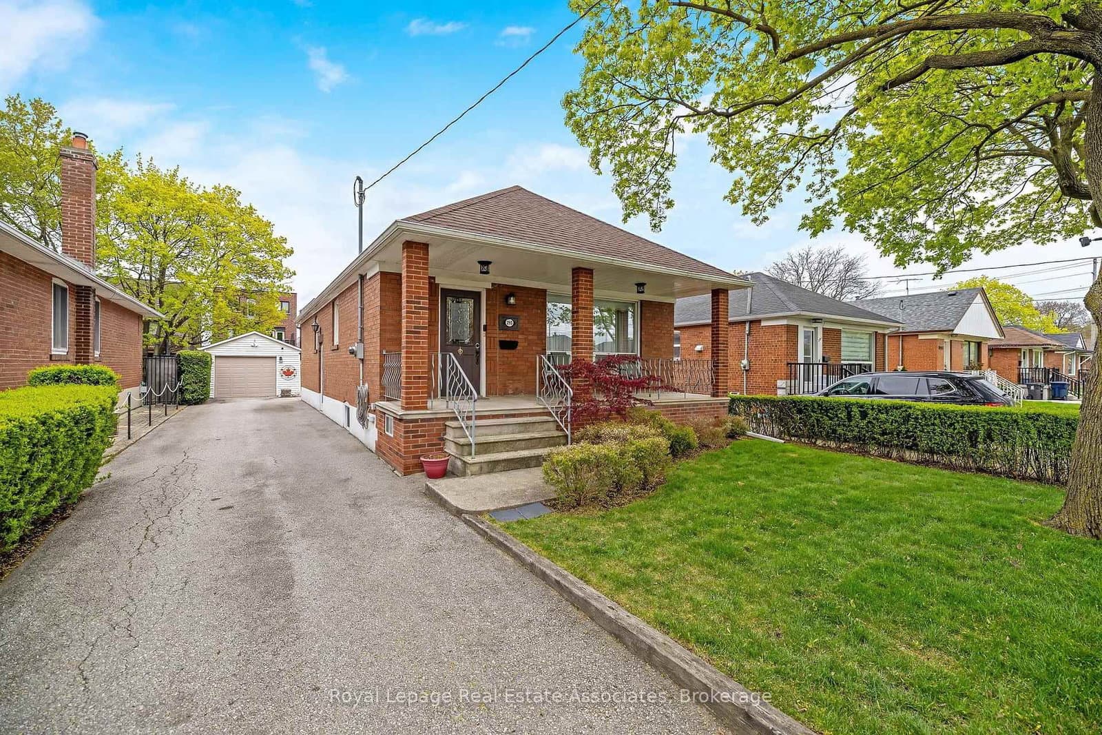 293 Thirtieth Street, Toronto, ON — photo 2