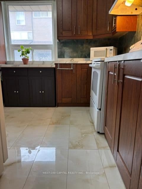 #73 - 246 John Garland Boulevard, Toronto, ON — photo 3