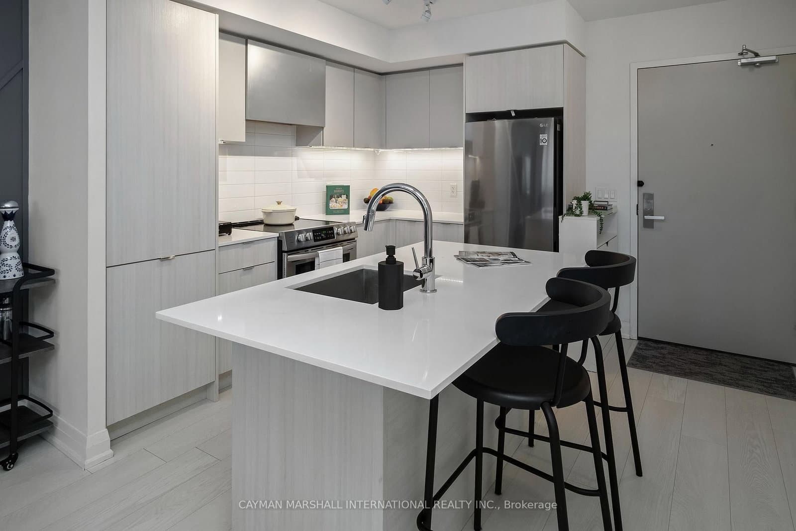 108 - 30 Gibbs Road, Toronto, ON — photo 3