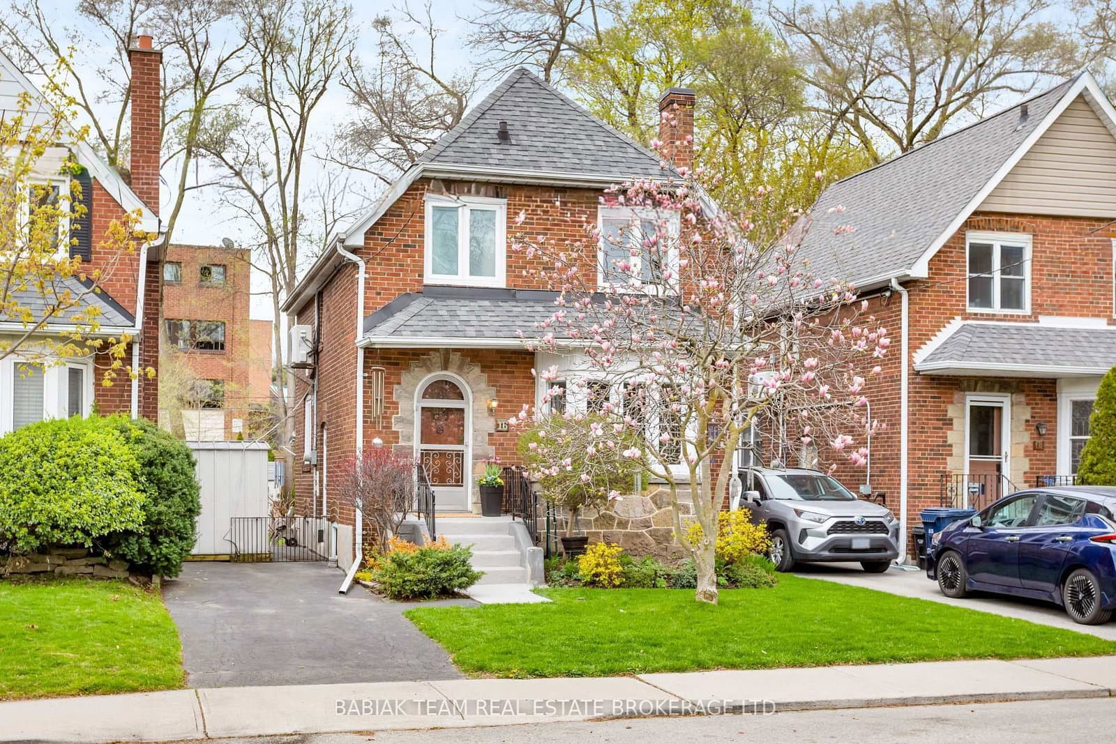 16 Coe Hill Drive, Toronto, ON
