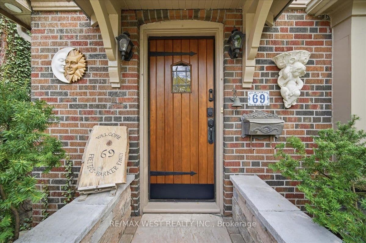 69 Mayfield Avenue, Toronto, ON — photo 2