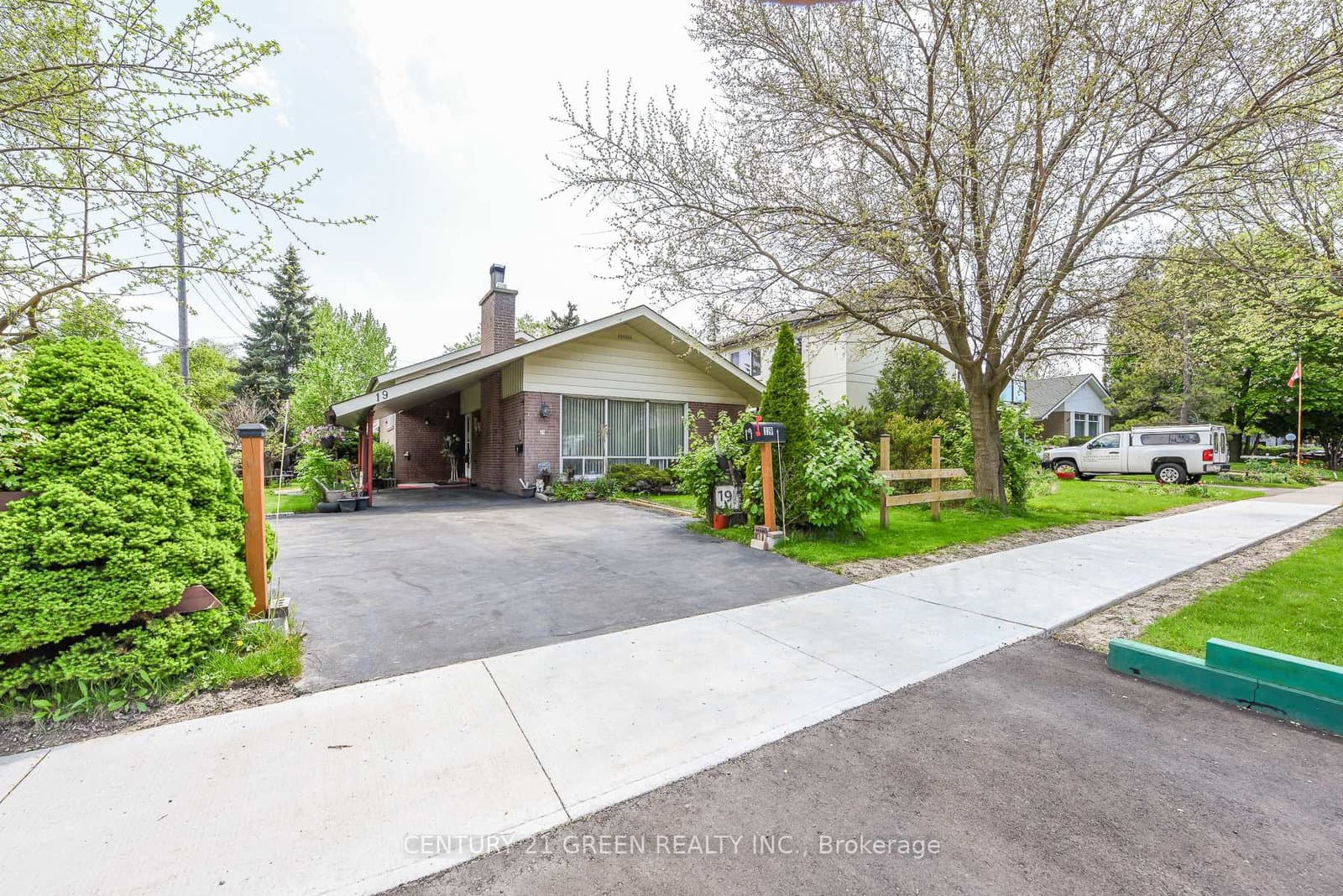 19 Eriksdale Road, Toronto, ON