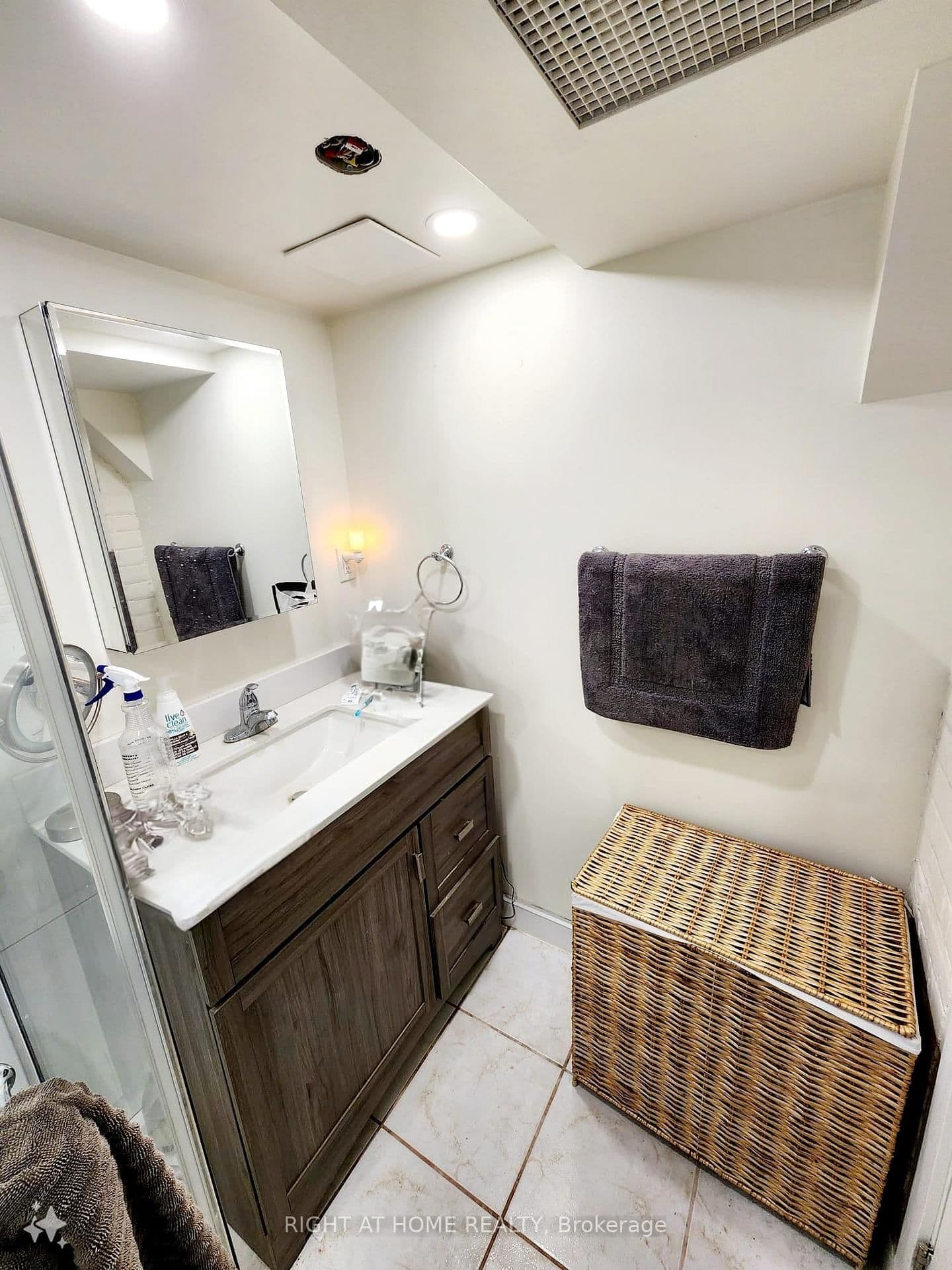 unit B2 - 32 High Park Blvd Boulevard, Toronto, ON — photo 3