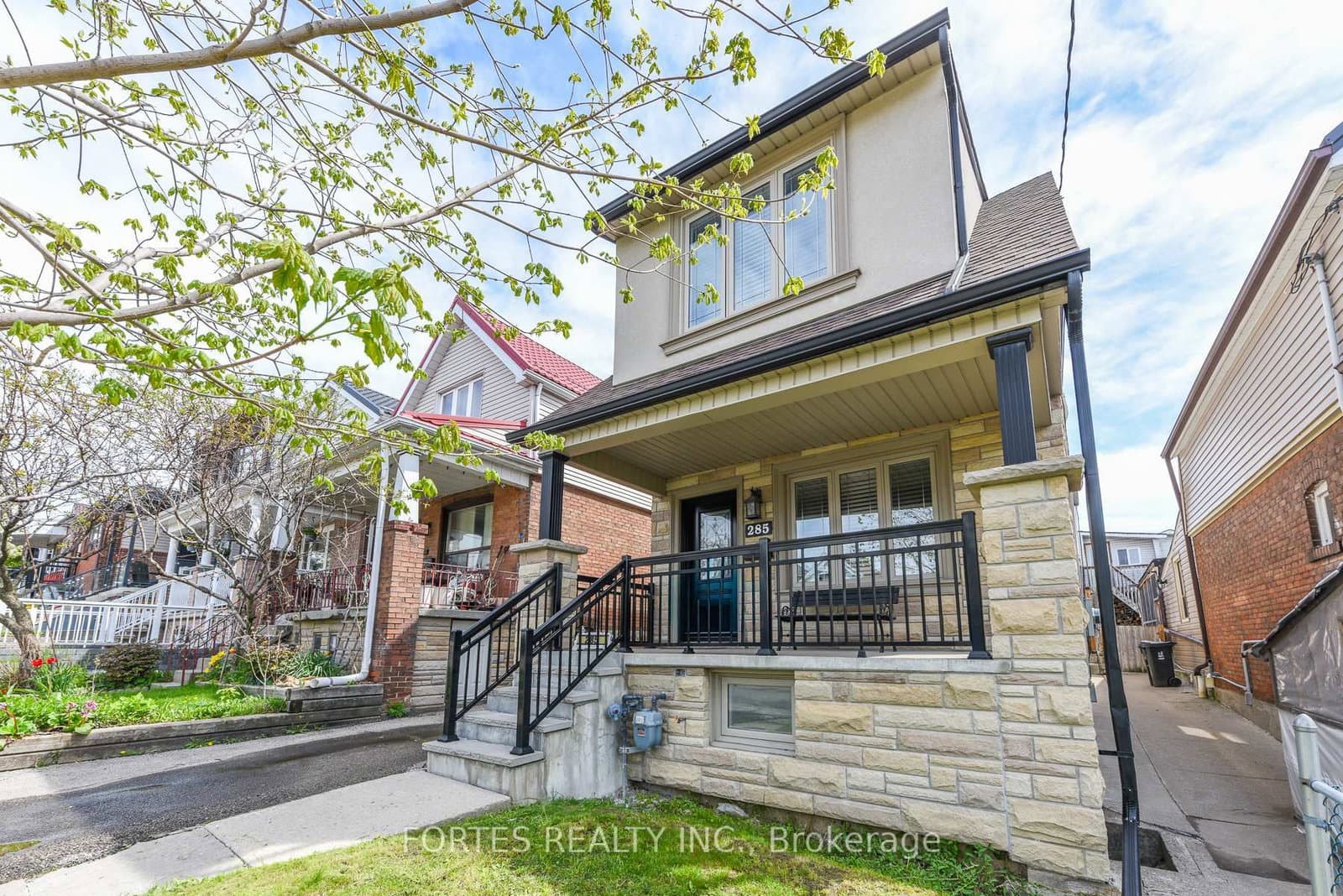 285 Gilbert Avenue, Toronto, ON