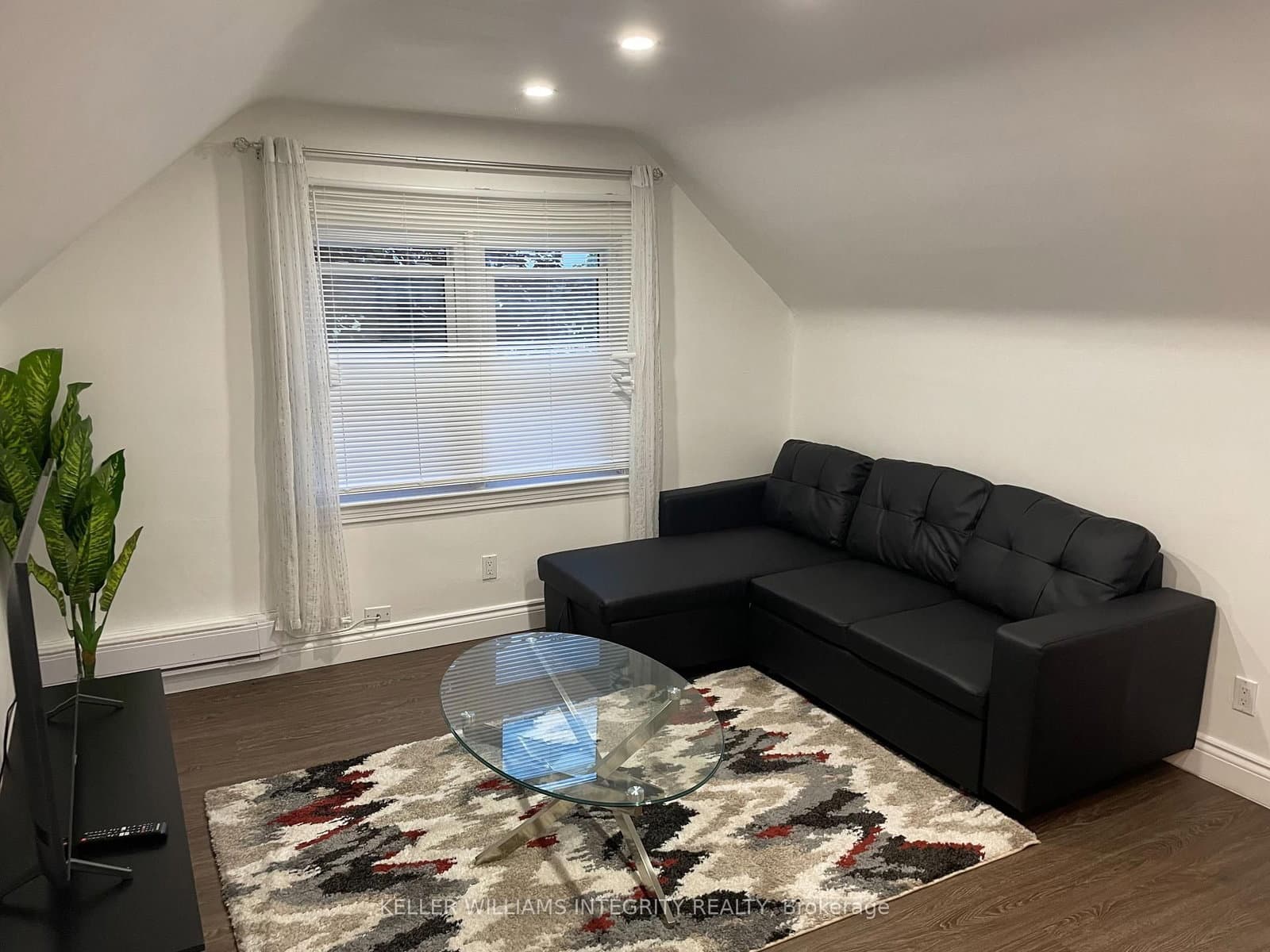 276 Mcarthur Avenue, Ottawa, ON — photo 2