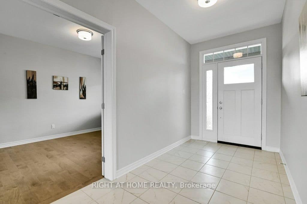 844 Snowdrop Crescent, Ottawa, ON — photo 2