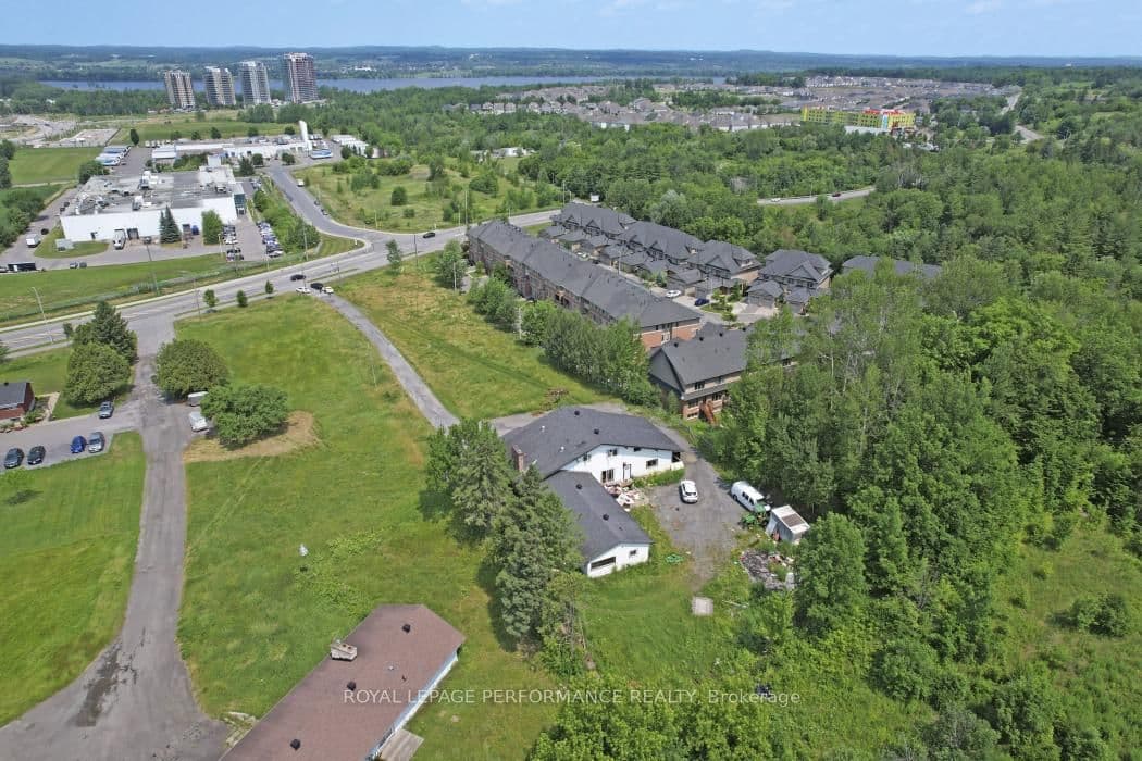 1016 Old Montreal Road, Ottawa, ON — photo 2