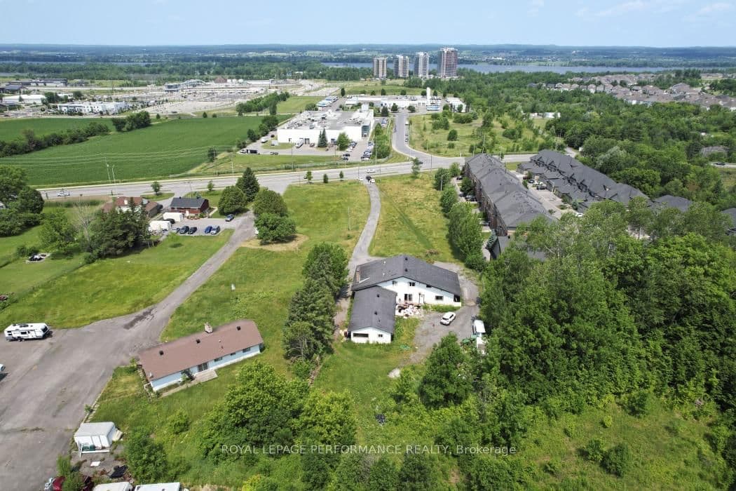 1016 Old Montreal Road, Ottawa, ON — photo 3