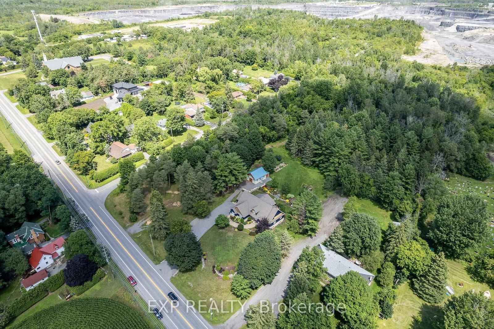 8 Khymer Court, Nepean, ON — photo 2