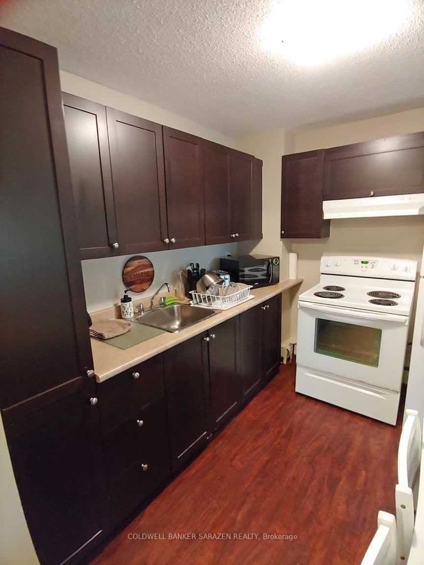 204 Bruyere Street, Ottawa, ON — photo 2