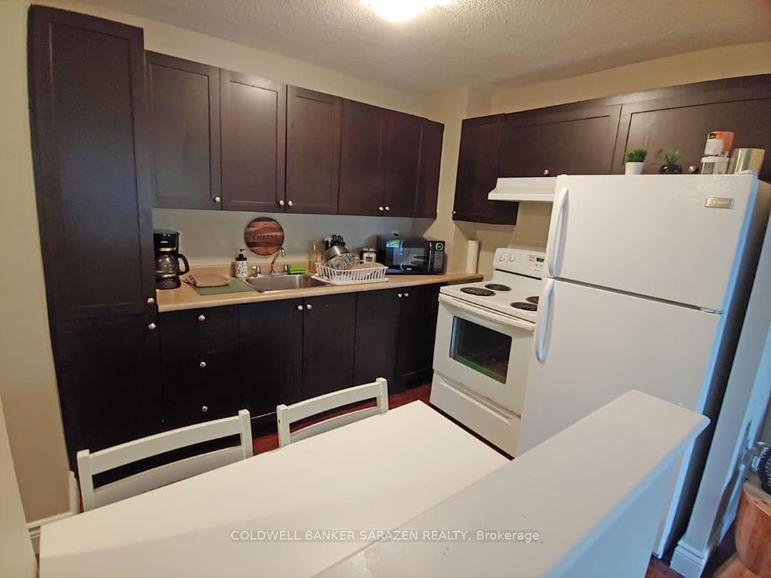 204 Bruyere Street, Ottawa, ON — photo 3