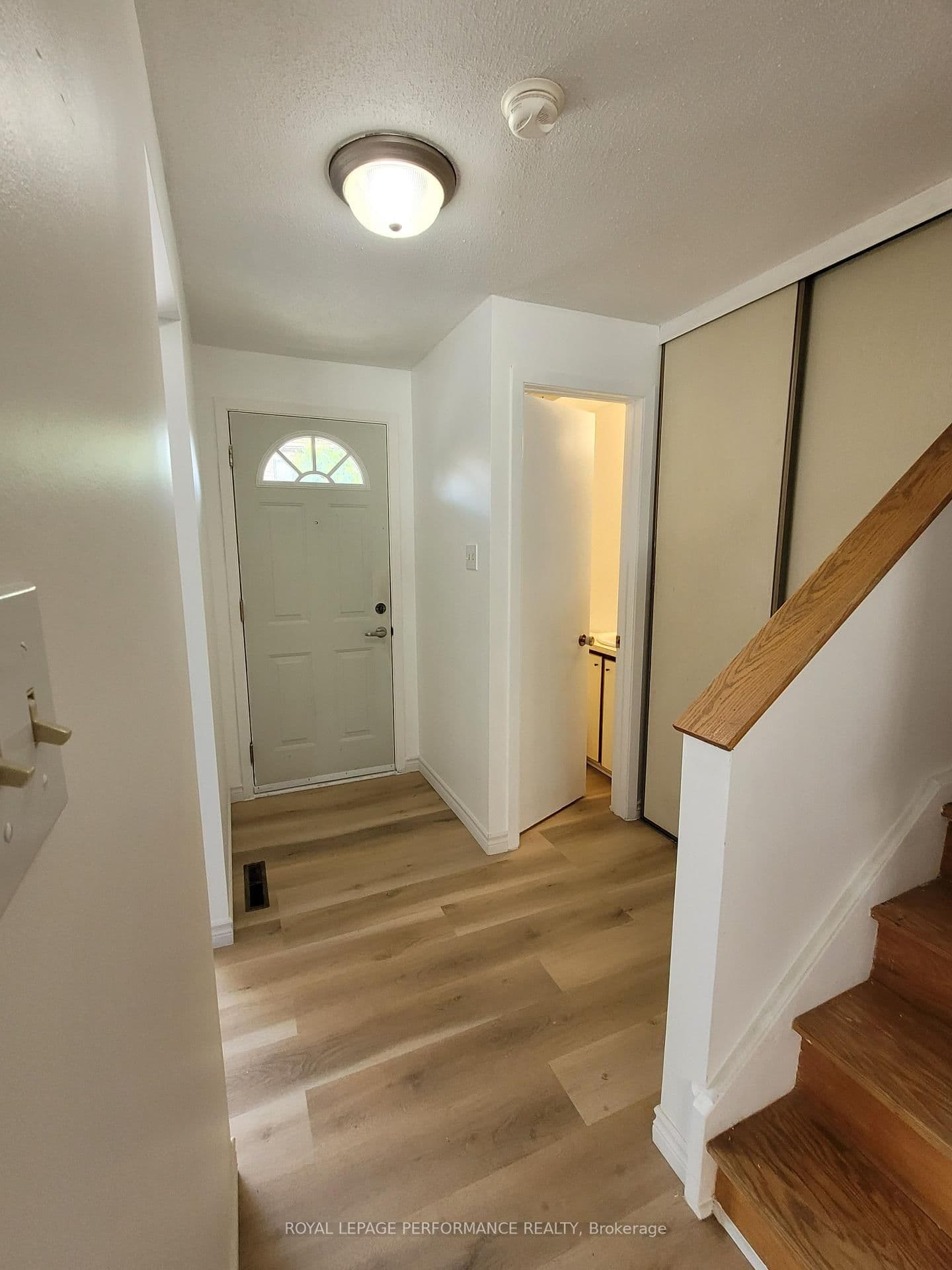 903J Elmsmere Road, Ottawa, ON — photo 2