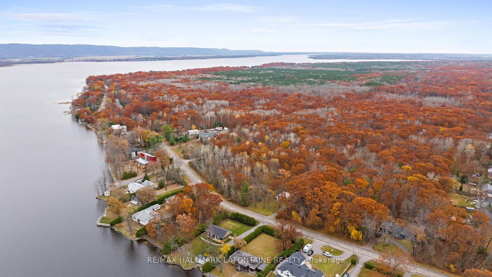 881 BAYVIEW Drive, Ottawa, ON