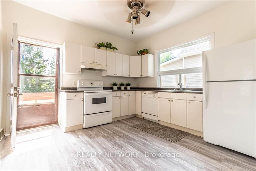 5768 Summer Street, Niagara Falls, ON — photo 3