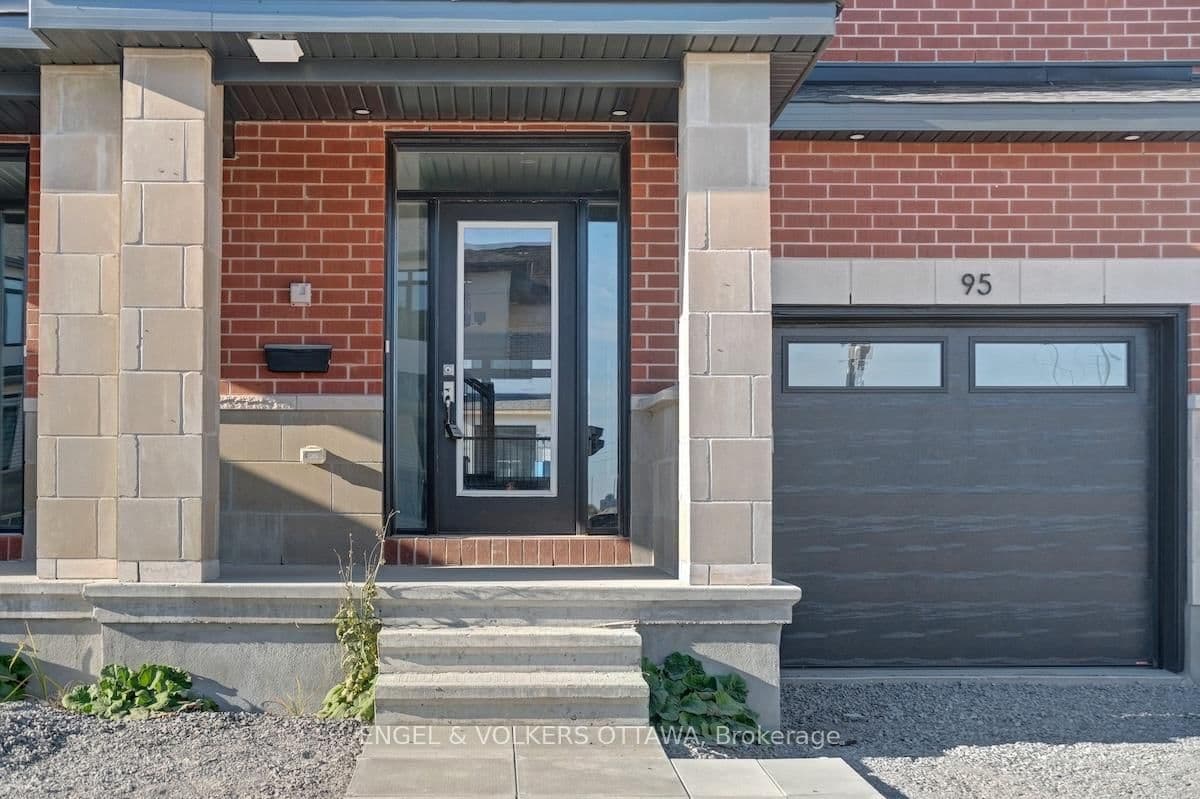 95 San Felice Circle, Kanata, ON — photo 2