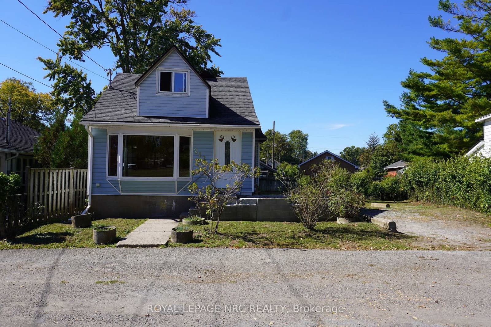 212 Lincoln Road, Fort Erie, ON