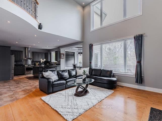 507 Kochar Drive, Ottawa, ON — photo 2