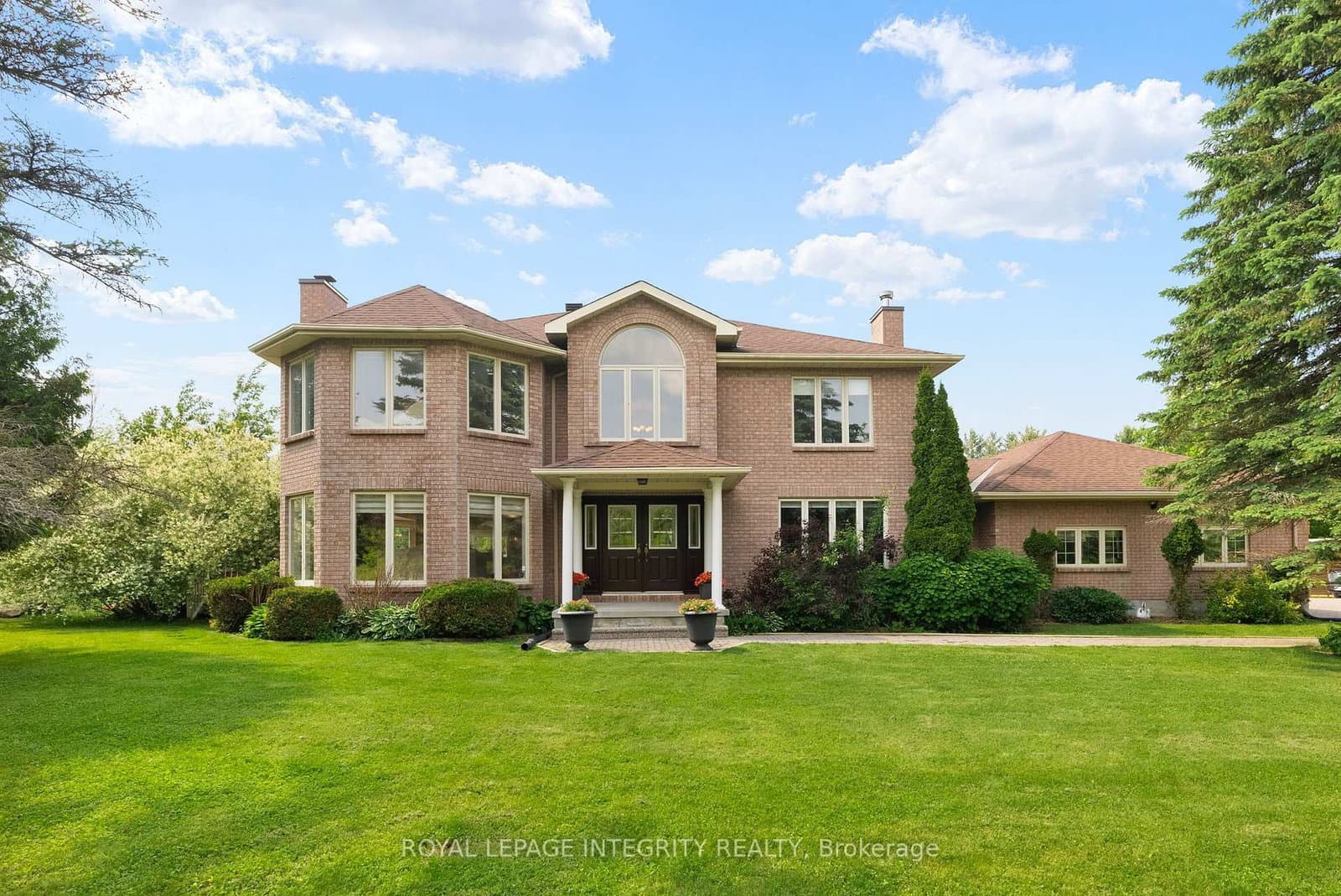 22 Marchbrook Circle, Ottawa, ON