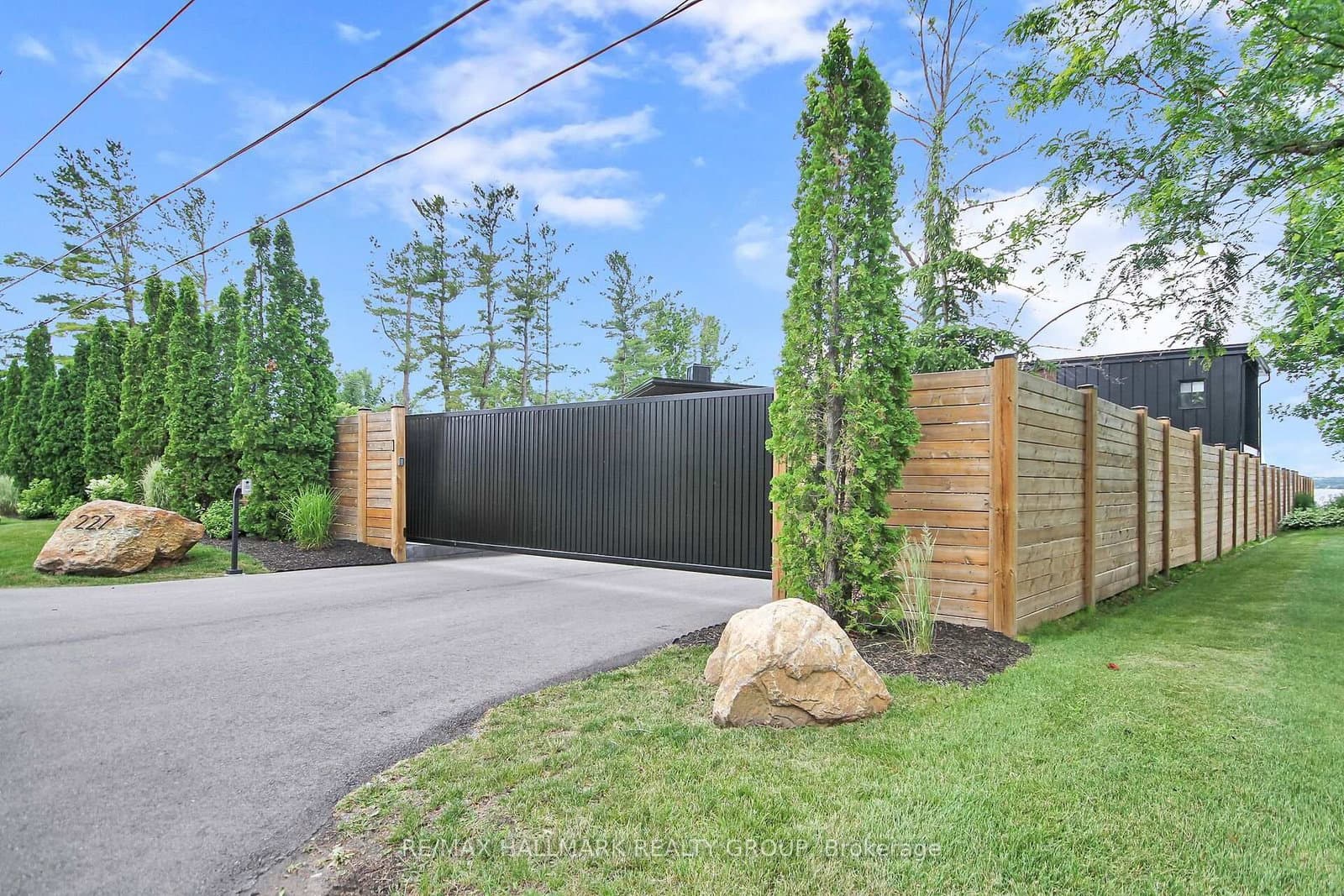 227 Grandview Road, Ottawa, ON — photo 2