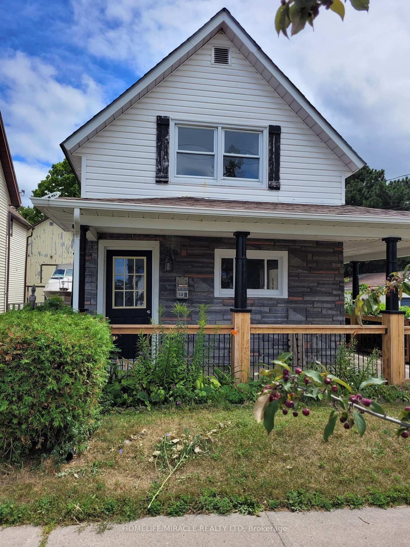 15 Francis Street, Quinte West, ON