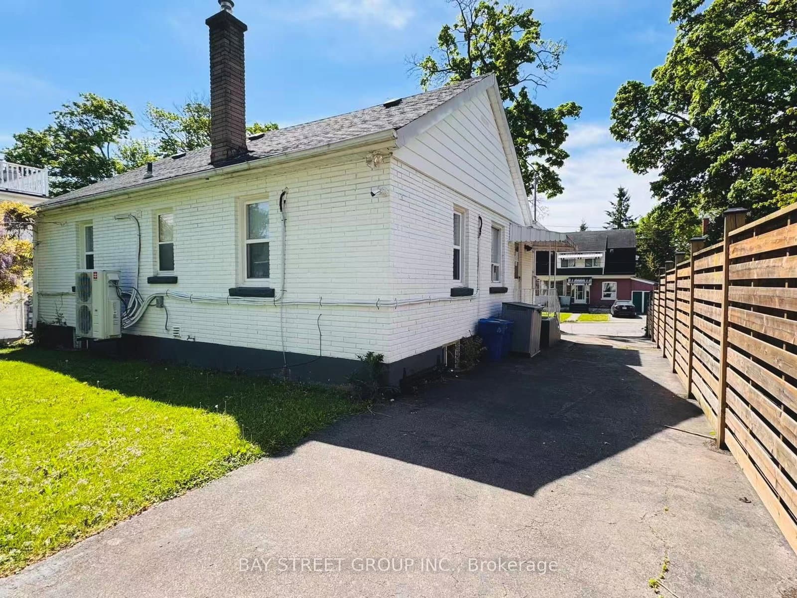 4305 Bampfield Street, Niagara Falls, ON — photo 2