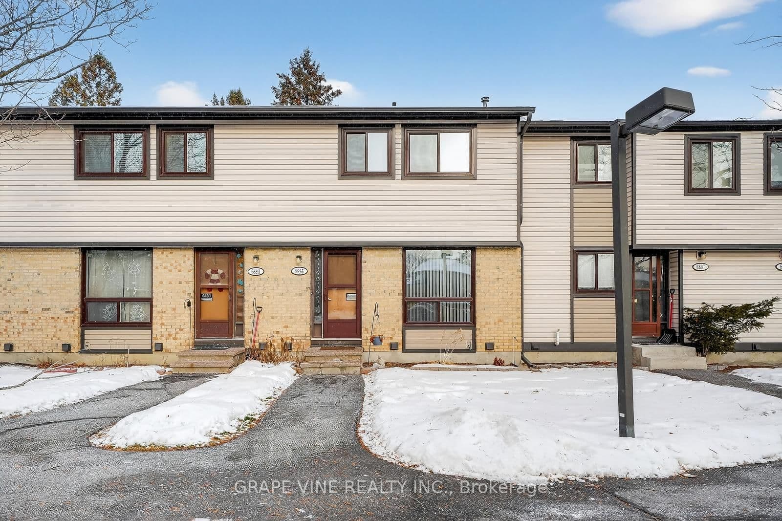 6885 Bilberry Drive, Ottawa, ON
