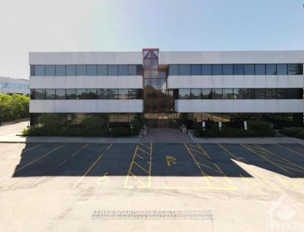 2465 ST LAURENT Boulevard, Ottawa, ON