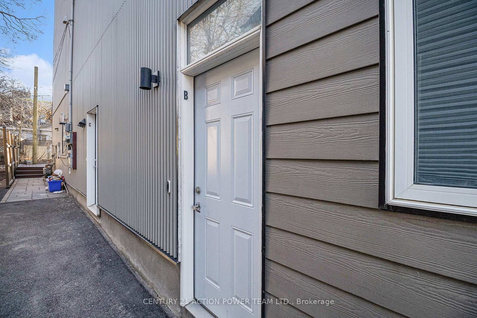 B - 453 Booth Street, Ottawa, ON — photo 3
