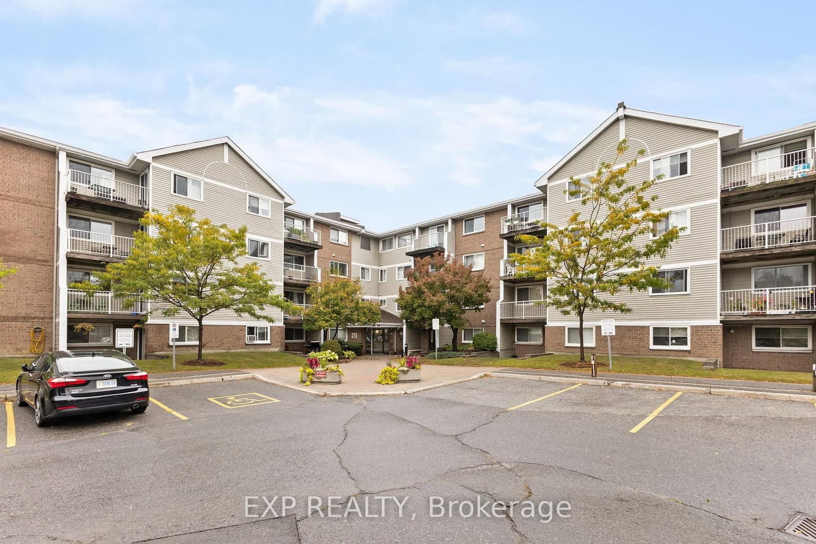 304 - 270 Brittany Drive, Ottawa, ON