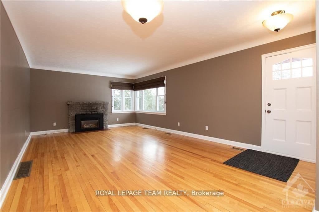49 Crownhill Street, Ottawa, ON — photo 3